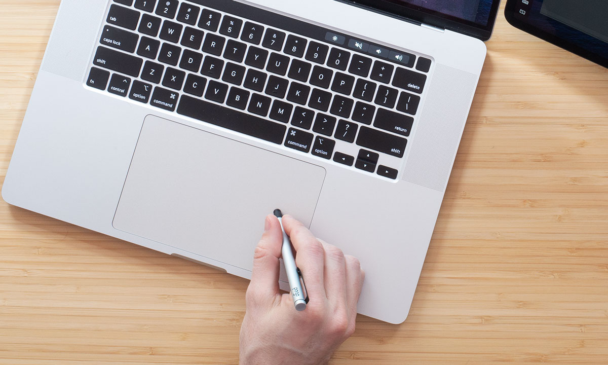 erh-hen-ansteigen-in-ehren-wahrzeichen-macbook-stift-trackpad-dienen